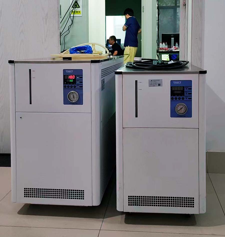 風(fēng)冷式精密冷水機(jī).jpg 風(fēng)冷式精密冷水機(jī).jpg