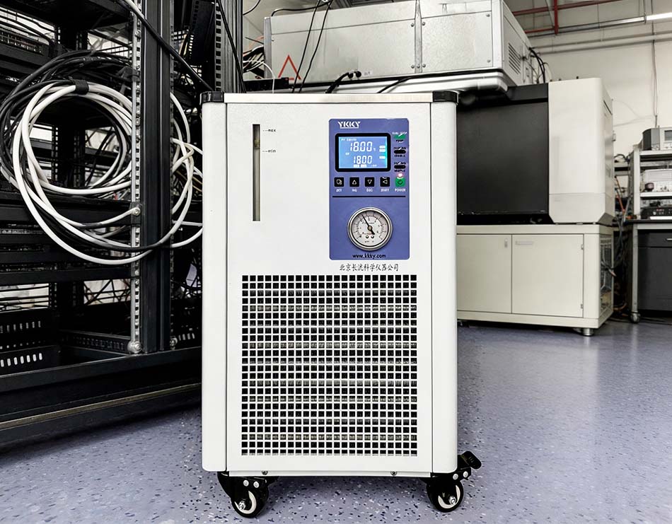 高精度冷水機(jī).jpg 高精度冷水機(jī).jpg