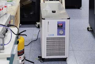 精密冷水機溫控誤差大怎么辦