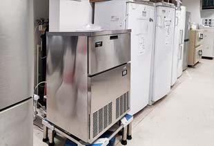 雪花制冰機在生物化學實驗中的關鍵作用